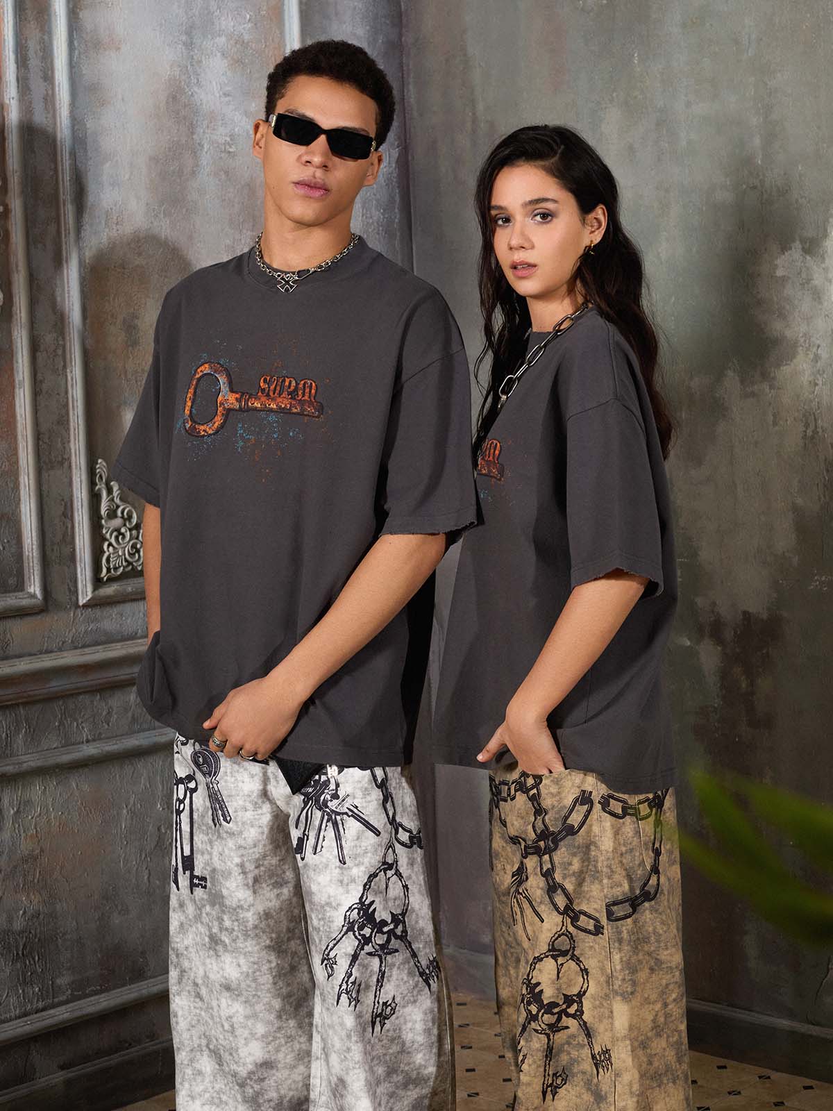 Distressed Chain And Key Print Baggy Pants - Image 4