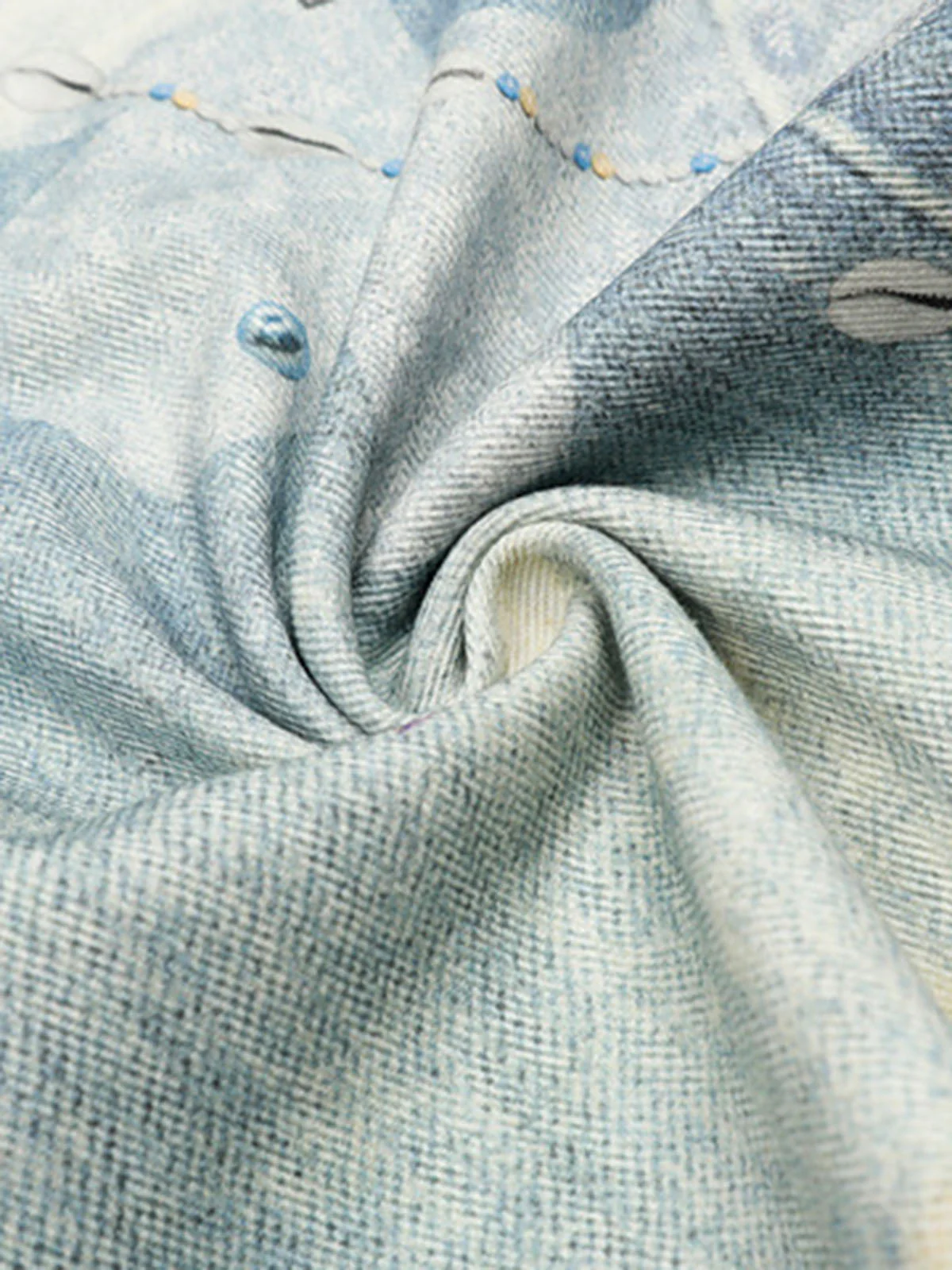 Distressed Dirty 3D Floral Denim Shorts - Image 6