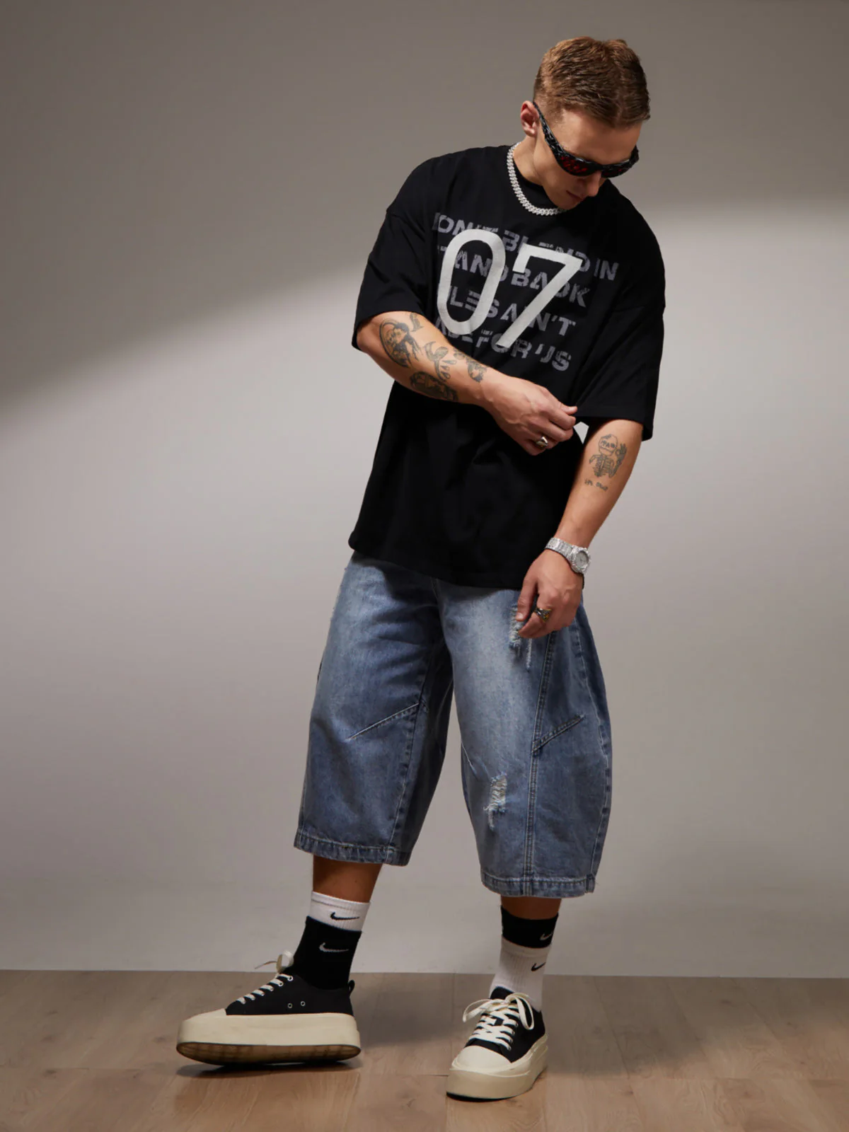 Distressed NO.7 Graphic T-Shirt - Image 3