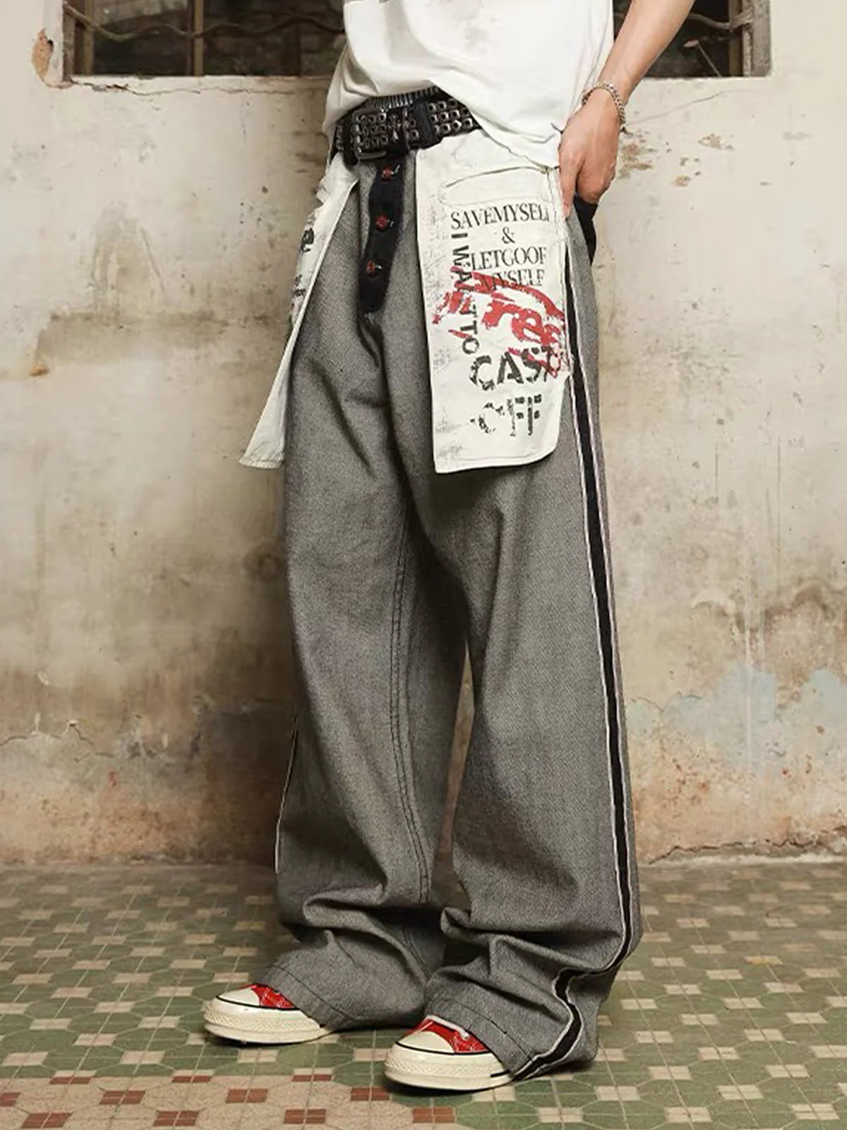 Distressed Reverse Design Large Pocket Printed Jeans - 2568 - Image 5