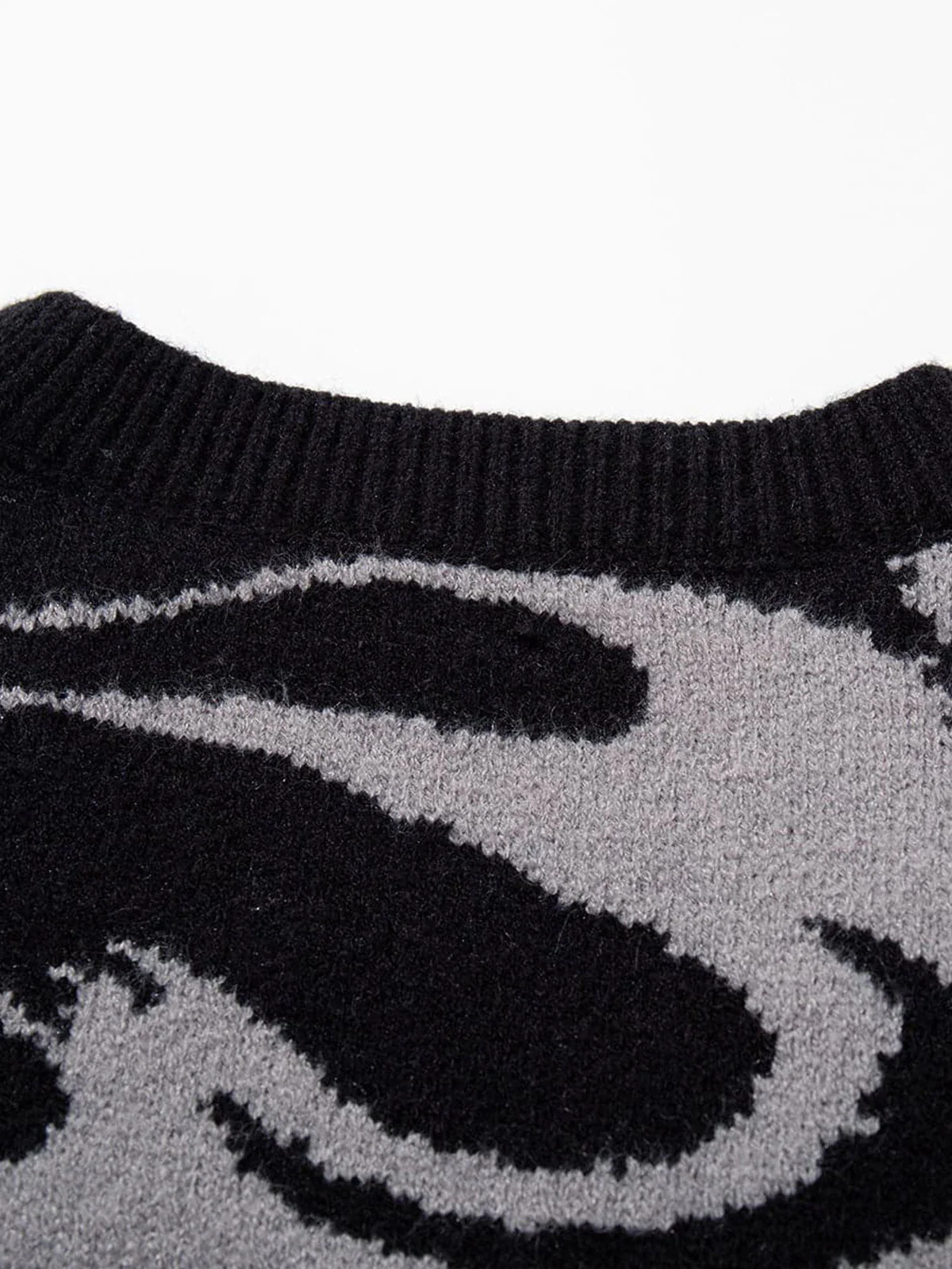 High Street Dark Skull Frayed-edge V-neck Sweater Vest - Image 10