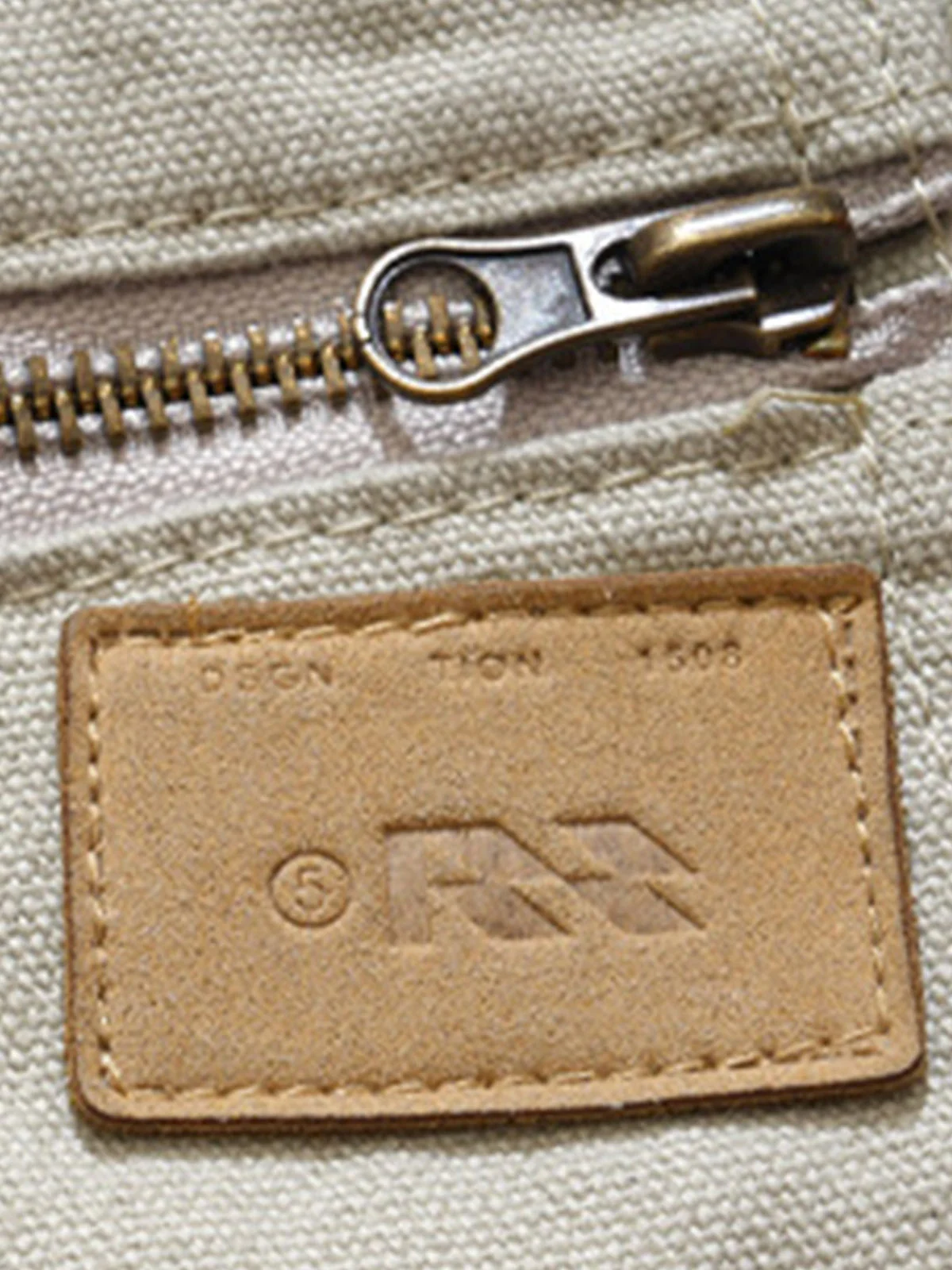 Retro Structured  Design Cargo Shorts - Image 8