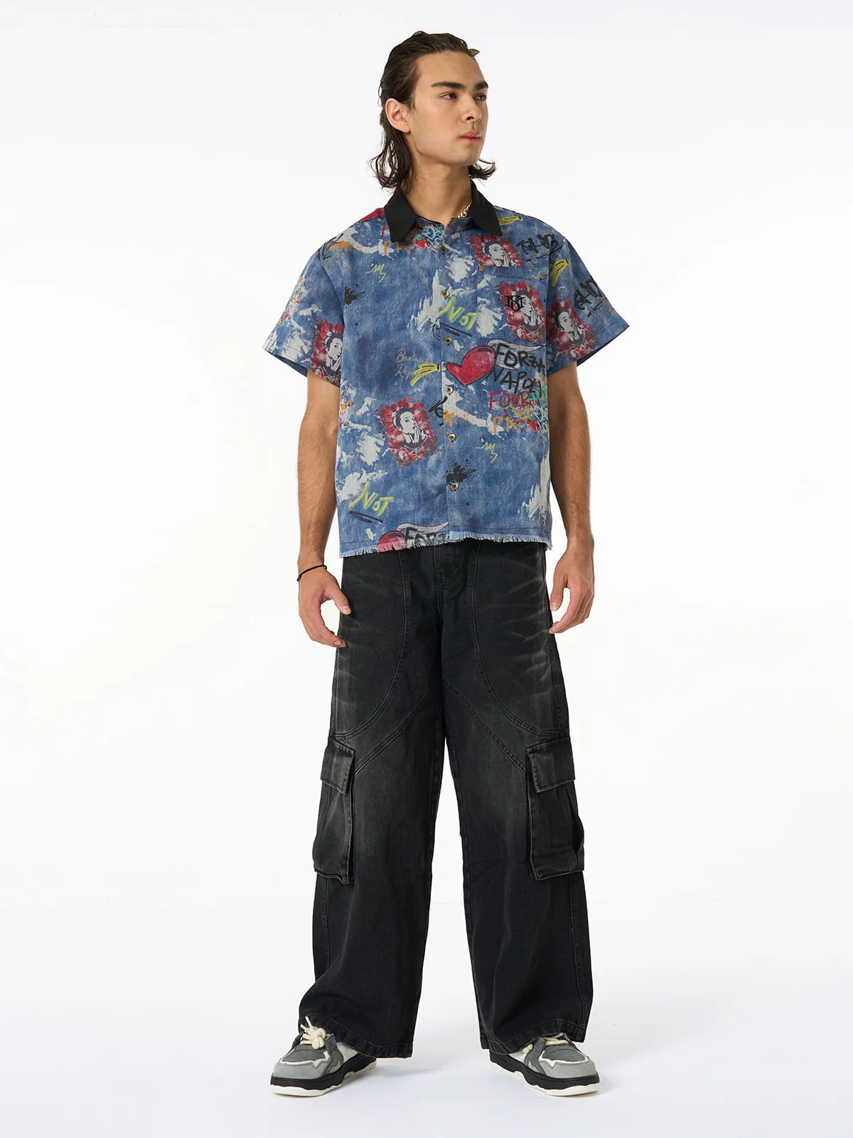 Washed Distressed Multi-Pocket Cargo Jeans - Image 4