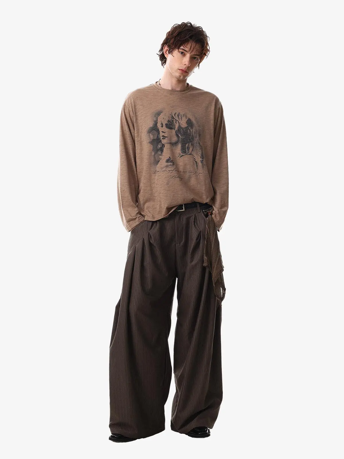 Vintage Portrait Graphic Long Sleeve T-Shirt - Image 5